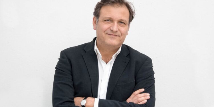 Wer ist Andreas Veauthier? Alles, was Sie über den bekannten Anwalt wissen sollten